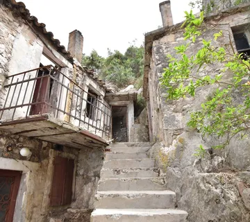 Kamena kuća u predjelu Dolac s prekrasnim pogledom - cover