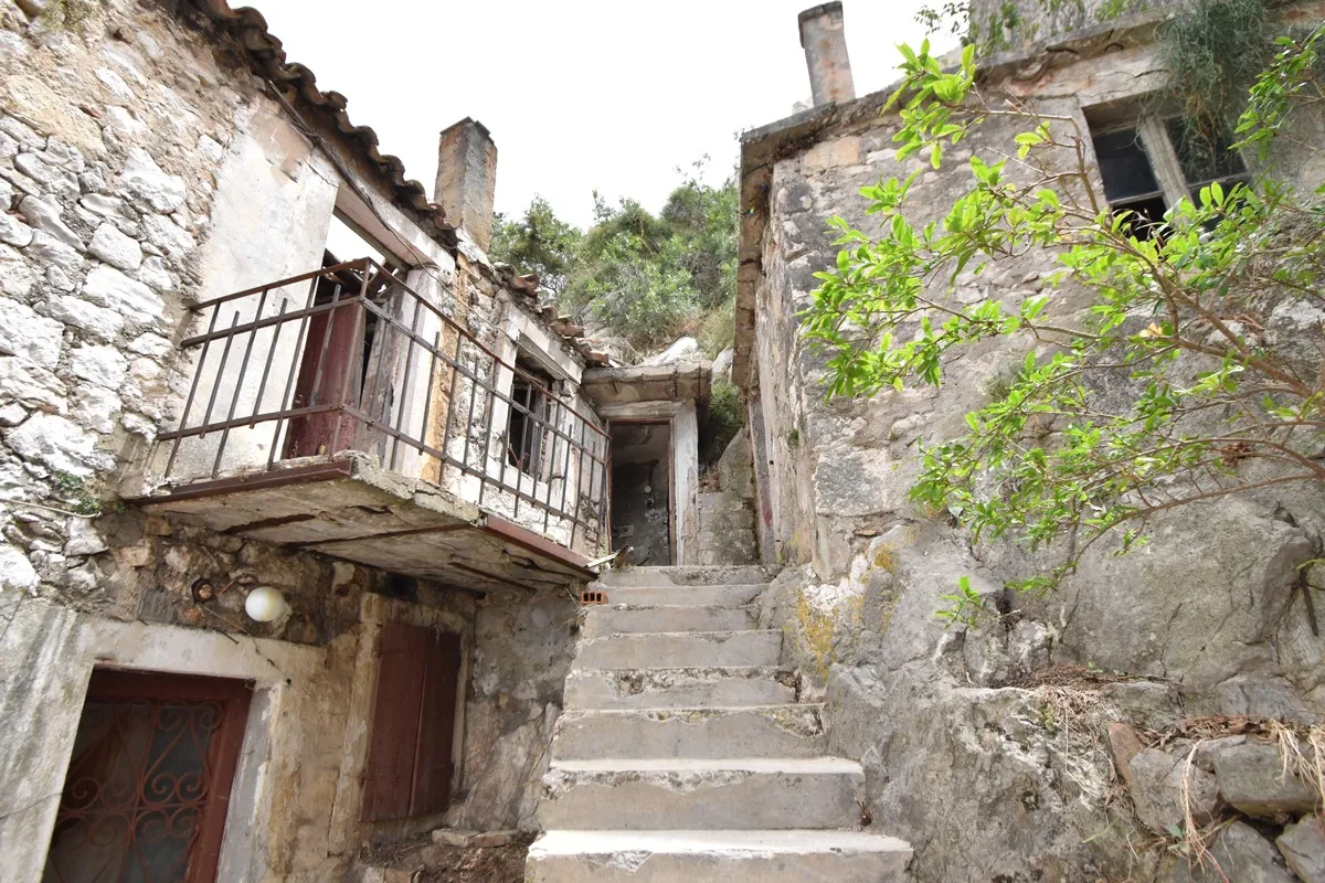 Kamena kuća u predjelu Dolac s prekrasnim pogledom - cover