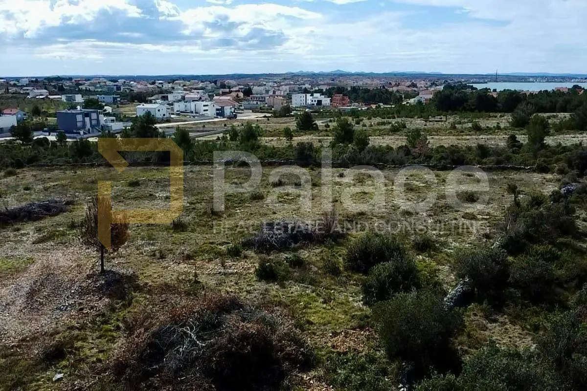 Vrsi: Građevinsko zemljište u mirnom dijelu mjesta 605 m2 - cover
