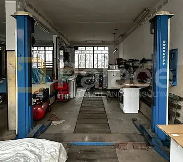 Automehaničarska radionica 160m² s kompletnom opremom - centar Delnica - Delnice