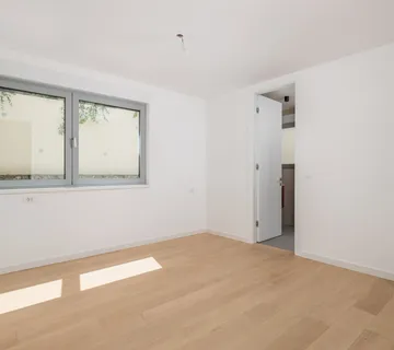 Izvanredan stan od 109m² u Opatiji s terasom i bazenom - Opatija