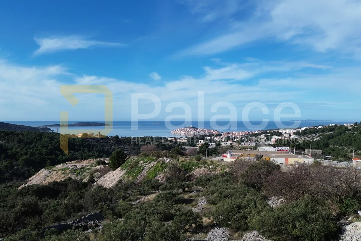 Građevinski teren s pogledom na more i Primošten, 3691 m2 - cover