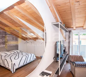 Moderno uređena kuća s apartmanima u centru Šibenika, 120 m2 - cover