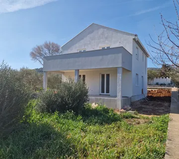 Kuća u visokom roh bau na otoku Pašmanu - Tkon, 135.00 m2 - cover