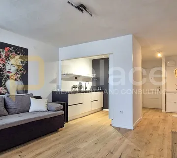 Kompletno renoviran i namješten stan, Baldekin, 43 m2 - Šibenik