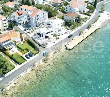 Ekskluzivna vila s apartmanom i panoramskim pogledom u Diklu, Zadar - cover