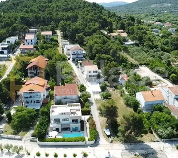 MRLJANE : Zemljište prvi red uz more s građevinskom dozvolom - Mrljane, Pašman