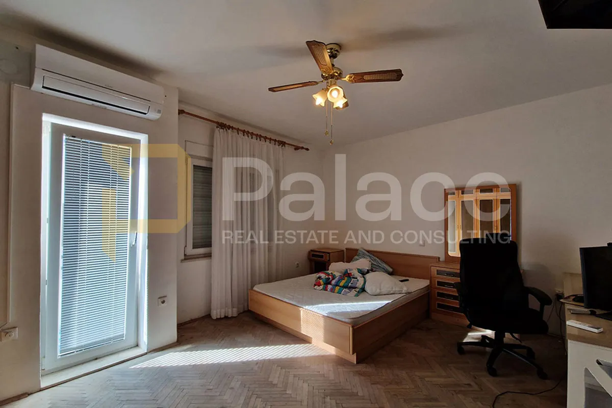 Velika kuća u Crikvenici s raznovrsnim mogućnostima, 200m2 - cover