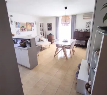 Kaštel Stari, prekrasan dvosoban stan, 80m2 - cover