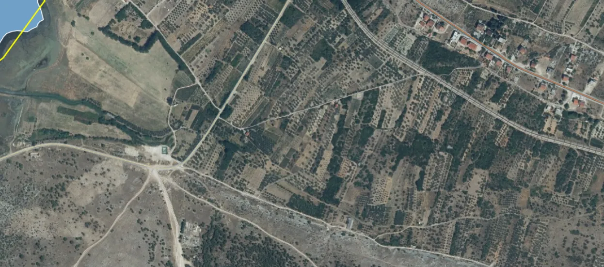 Na prodaju parcela 1880m2 s pristupnim putem u Jadrtovcu - cover