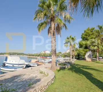 Dvosoban stan na odličnoj lokaciji s balkonom, Srima, 50.00 m2 - Srima, Vodice