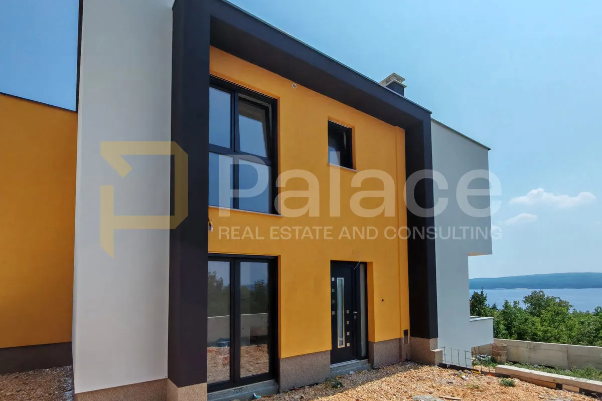 Dvoetažni stan s pogledom na Kvarner u Dramlju, 84 m² - cover
