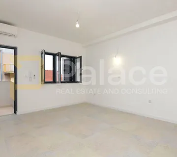 Šibenik, Centar: Stan u novogradnji s garažnim mjestom, 46m2