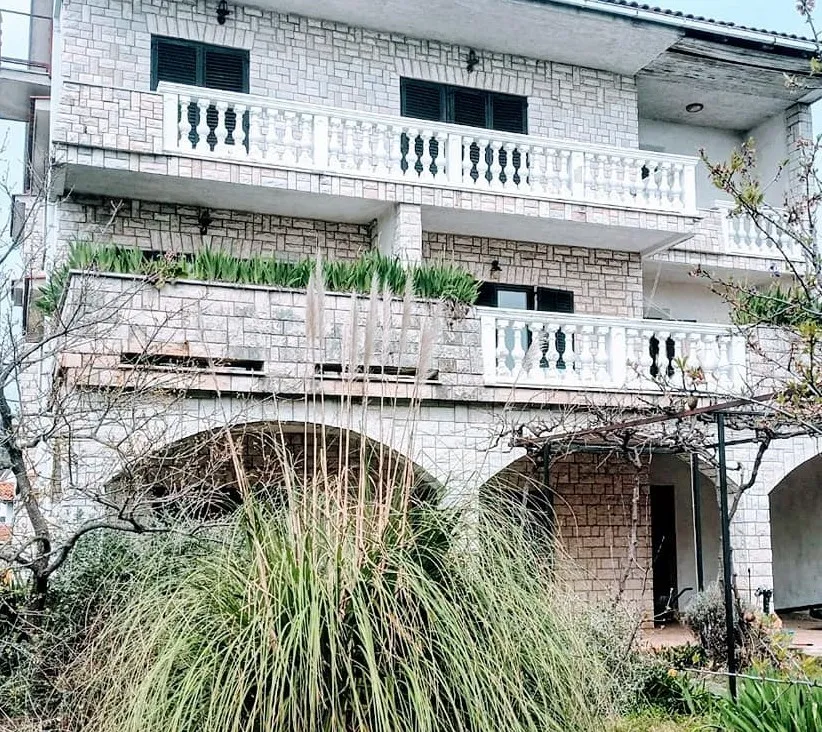 Velika kuća s okućnicom na Pehlinu, Rijeka, 580m+1000m2 - cover