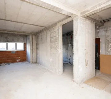 Na prodaju je osunčan poslovni prostor u Vodicama - Vodice