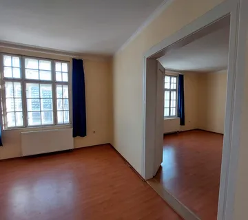 Poslovni ili stambeni prostor u strogom centru Osijeka, 98 m2