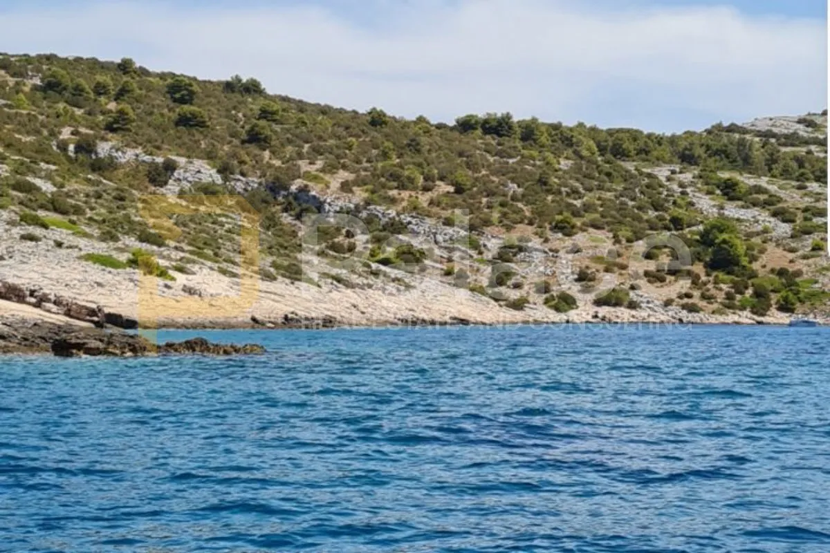 Poljoprivredno zemljište uz more velike površine, Žirje 21.523 m2 - cover