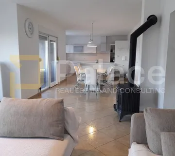 Trosobni stan s pogledom na more 148m2 - Bibinje