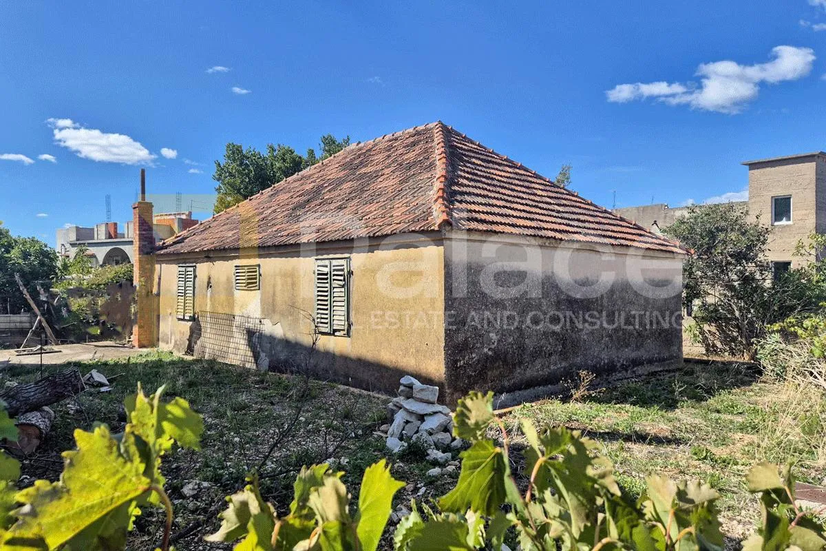 Kuća prizemnica za renovaciju u Jadrtovcu,  96 m² - cover