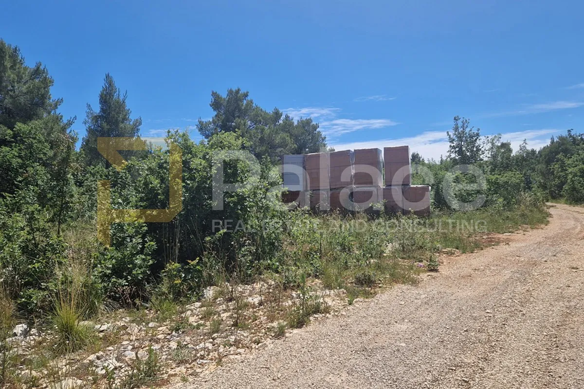 Građevinsko zemljište idealne površine i oblika uz put, Bilice, 503 m2 - cover