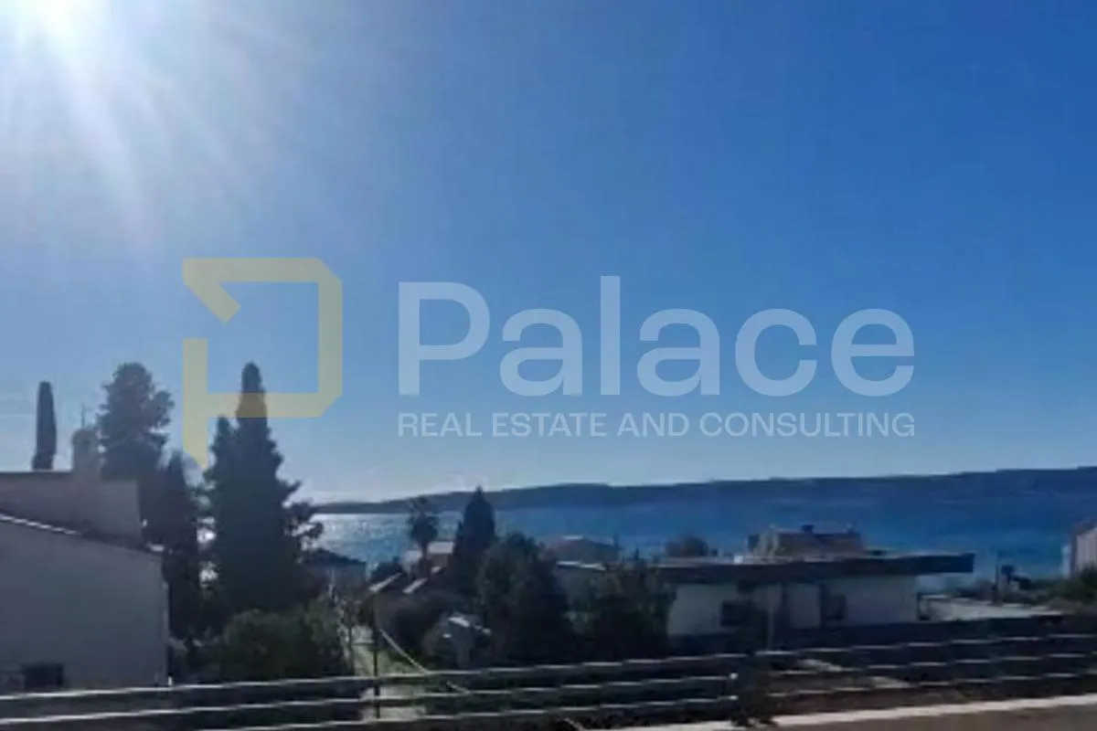 Luksuzan penthouse s velikom terasom i garažom - cover