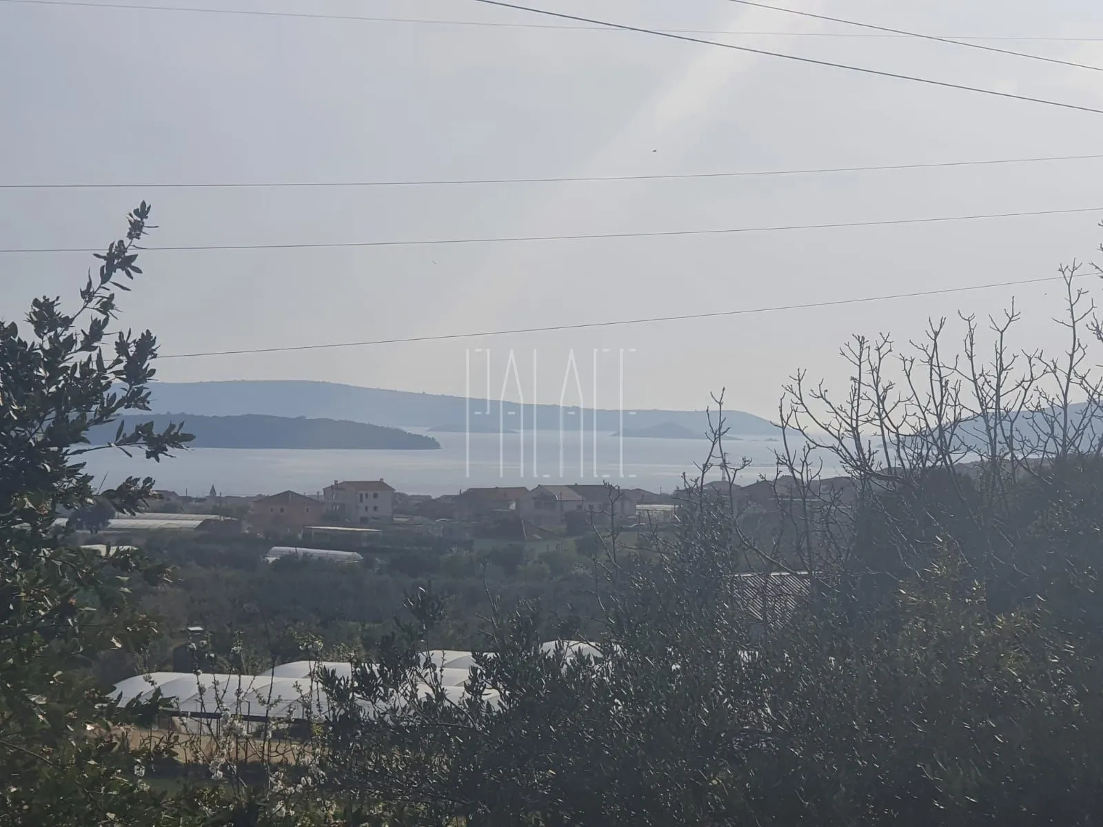 Građ. zemljište s pogledom, Trogir, 1405 m2 - cover