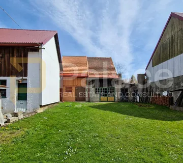 Centar Delnica – kuća, dvorište i gospodarski objekt, 345 m² - cover