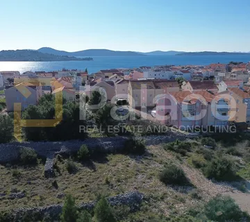 Atraktivno građevinsko zemljište na Srimi, 400m od mora, 604 m2 - Srima, Vodice