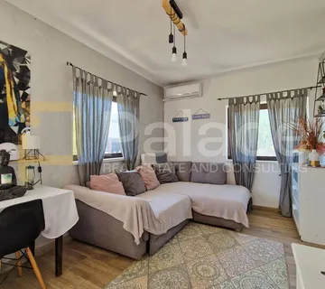Dva stana s bazenom, vrtom i parkirnim mjestima, Ika - 89,10 m² - Ika, Opatija