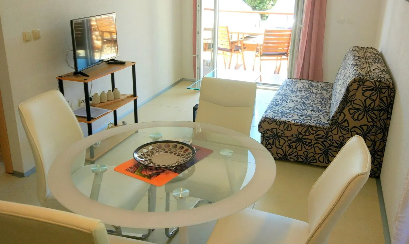 Samostojeća kuća s apartmanima blizu plaže, Grebaštica 270 m2 - cover