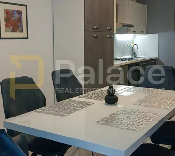 Trosoban stan sa okućnicom i dodatnim pomoćnim objektom, 117m2- Bilice - Stubalj, Bilice