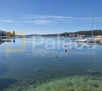 Novogradnja duplex trosobni s dvorištem blizu mora, Tisno 106 m2 - cover