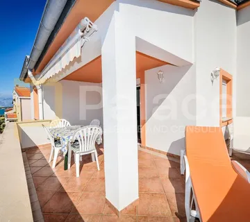 Prodaje se predivna apartmanska kuća u Ninu