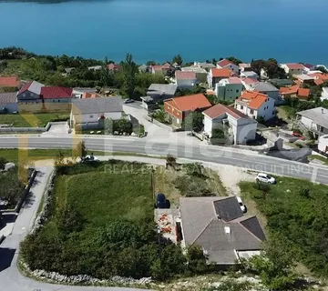 RTINA : Građevinsko zemljište s pogledom na more 866 M2 - Rtina, Ražanac