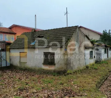EKSKLUZIVNO: Prodaja kuće sa dvorištem na vrhunskoj lokaciji - Vinica