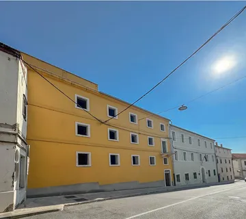 Kuća u centru Drniša, 235 m2 - cover
