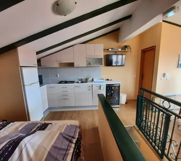 Kuća u centru: Tribunj, katnica, 120.00 m2 - cover