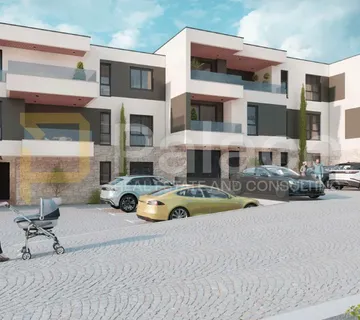 Stan na prvom katu novogradnje s balkonom i parkirnim mjestom u Puli - Pula