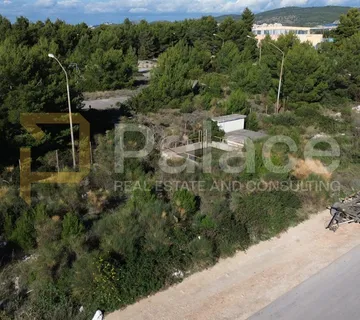 Građevinsko zemljište industrijske namjene 3884 m2, Donje Ražine