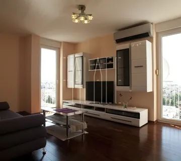 Stan s prekrasnim pogledom, Spinut, Split, 79 m² - cover