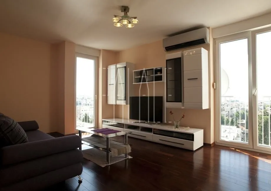 Stan s prekrasnim pogledom, Spinut, Split, 79 m² - cover