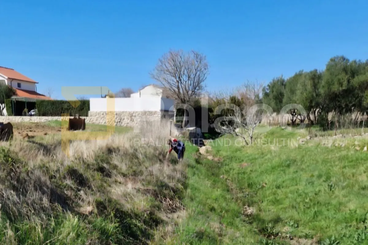 Građevinsko zemljište na Rabu - prilika za gradnju, Mundanije, 1784 m² - cover