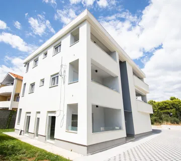 PALACE EKSKLUZIVNA PRODAJA: Moderan trosoban stan na 2. katu, 91 m2 - Biograd na moru