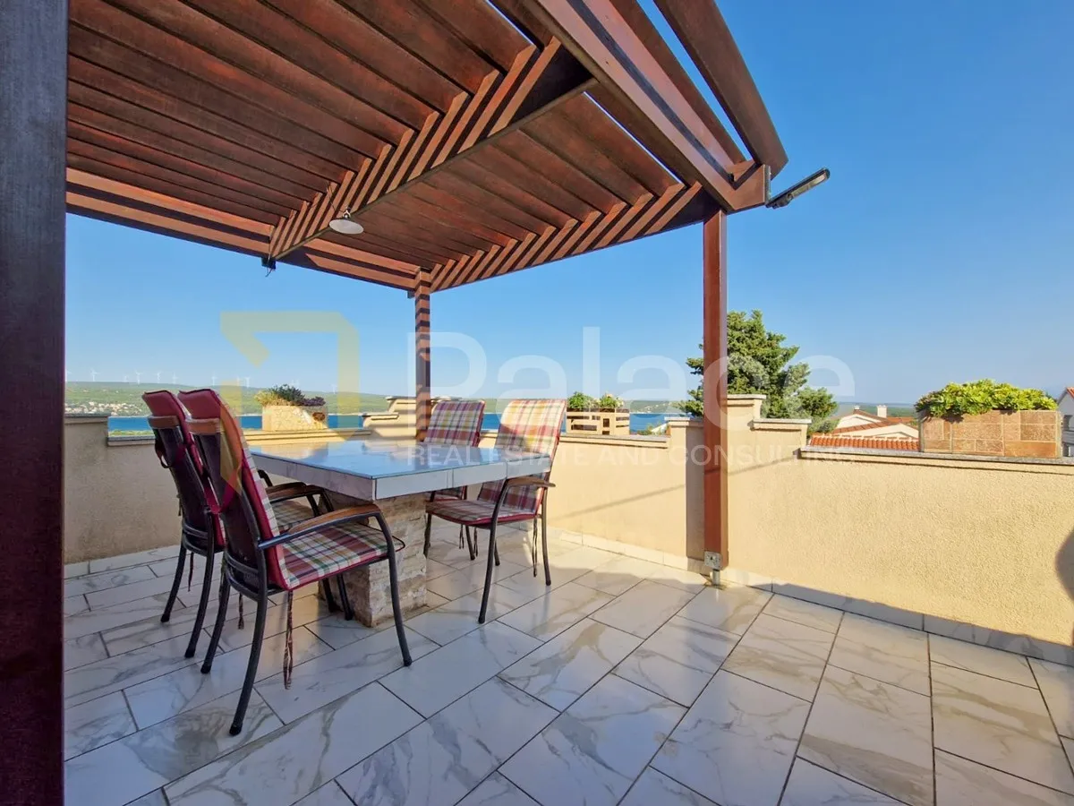 KUĆA SA 5 APARTMANA I PREKRASNIM VRTOM - cover