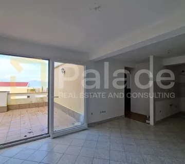 Otok Krk - stan u Njivicama s terasom i parkingom, 78,7m² - cover