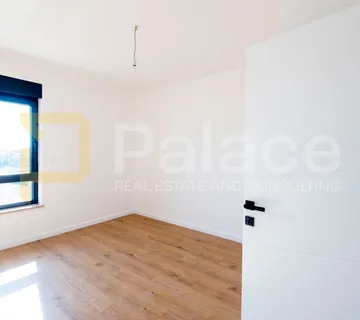 Prostran trosoban stan s panoramskim pogledom, 133 m2, S4- Tribunj