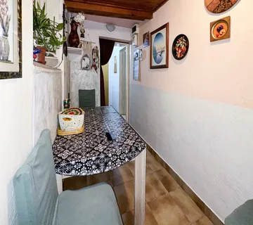 Potpuno namješten stan 70m od mora, 35m2 - Zadar