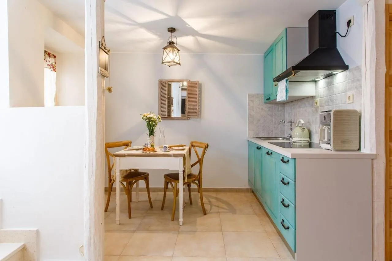 Izvorna kamena kuća u Radunici, Split, 52 m2 - cover