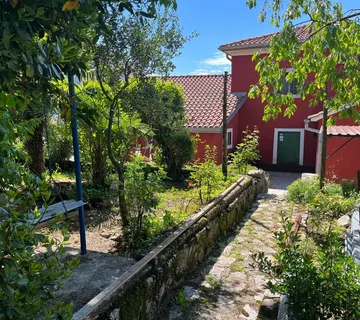 Kuća 280m2 s okućnicom 1000m2 u bajkovitoj prirodi, Matulji, Jurdani - cover