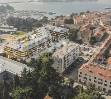 Luksuzni Stan 76 m² s 2 Sobe i Lođom na Prvom Katu u Poreču